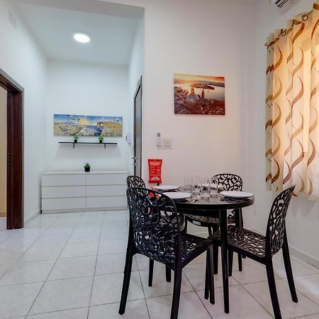 Sir William Reid Holiday Apartments Слима Экстерьер фото